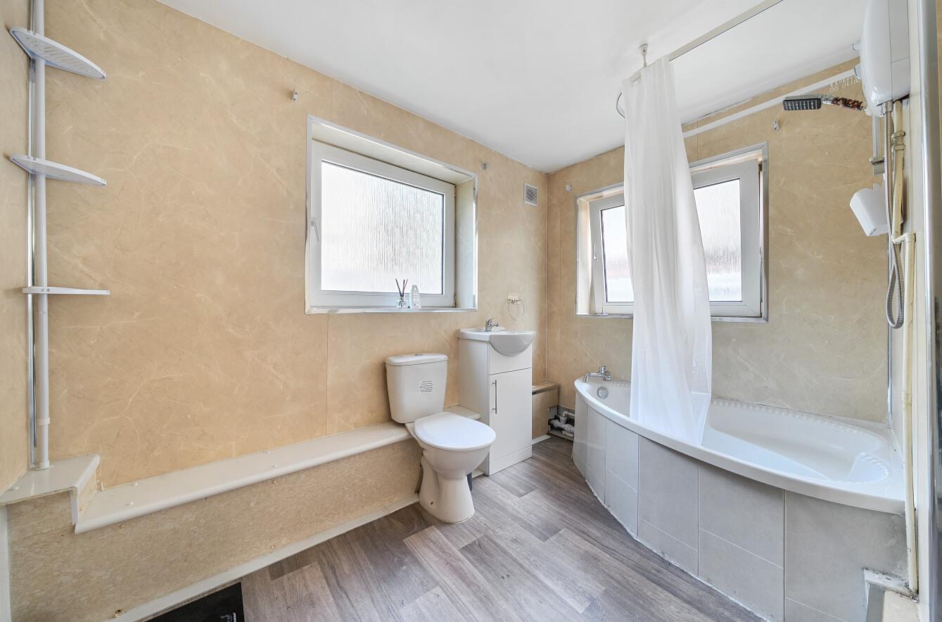 Neath Road, Morriston, Swansea, SA6 8HG
